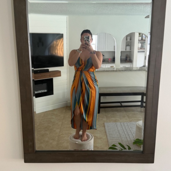 Jovi Orange multiple stripped satin high low mid dress - Picture 3 of 3